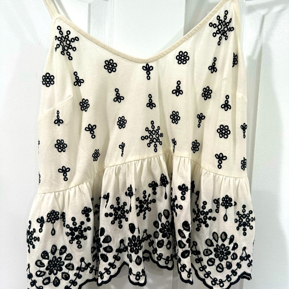 Express NWT Lace Crop Top | white & black | adjustable straps | scallop hem